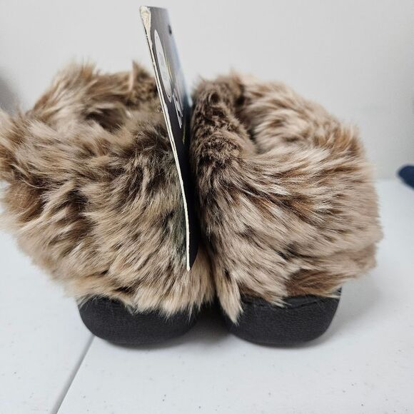 NWT Isotoner Signature 360 All Around Foam Fur Booties Women’s 6.5-7 Burgundy - Picture 7 of 7